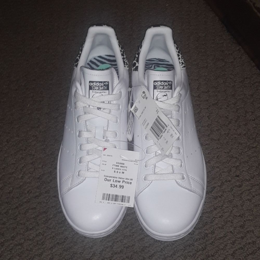 NWT: ADIDAS STAN SMITH WHITE W/ CHEETAH SNEAKERS!!